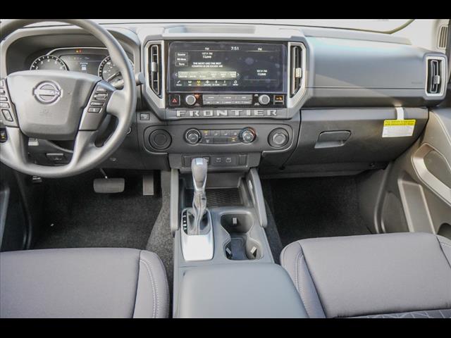2025 Nissan Frontier SV