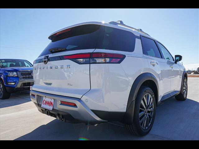 2025 Nissan Pathfinder SL