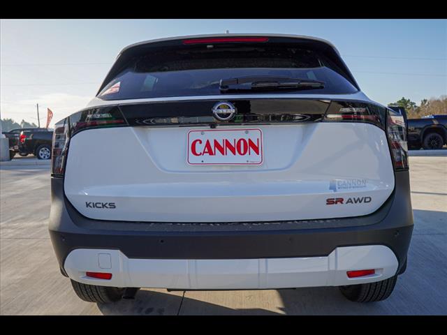 2025 Nissan Kicks SR