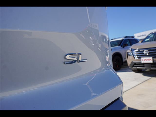 2025 Nissan Pathfinder SL