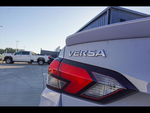 2025 Nissan Versa SR