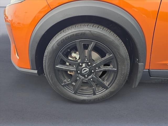 2022 Nissan Kicks SR