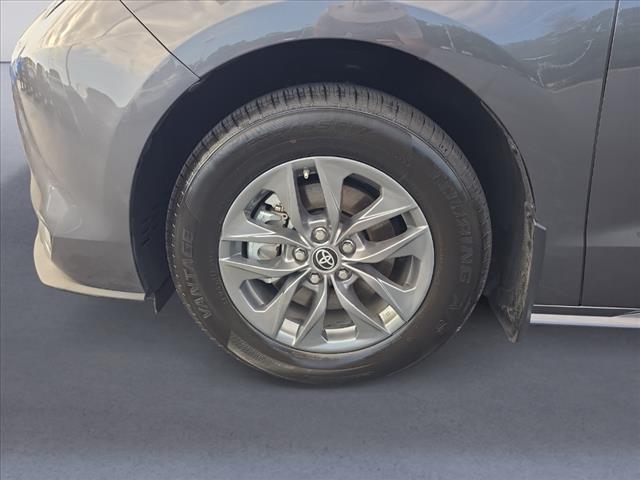 2025 Toyota Sienna XLE 8-Passenger