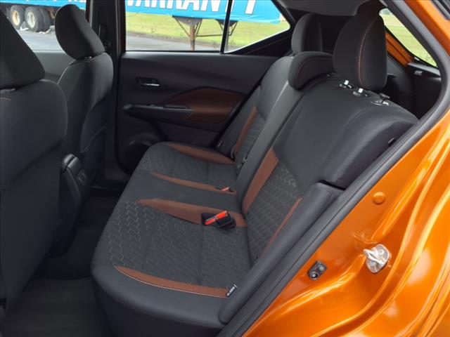 2022 Nissan Kicks SR