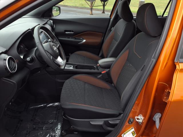 2022 Nissan Kicks SR