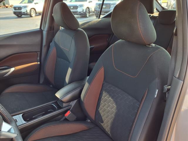 2023 Nissan Kicks SR