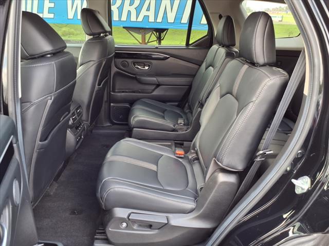 2024 Honda Pilot EX-L w/Rear Captain's Chairs