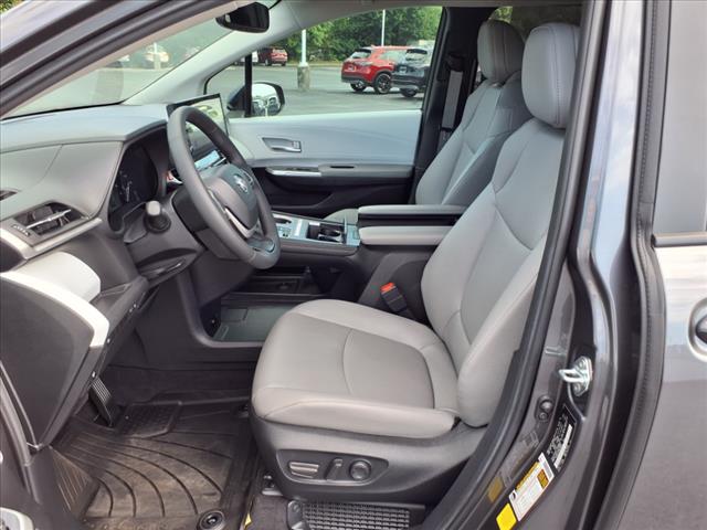 2025 Toyota Sienna XLE 8-Passenger
