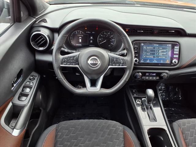 2022 Nissan Kicks SR