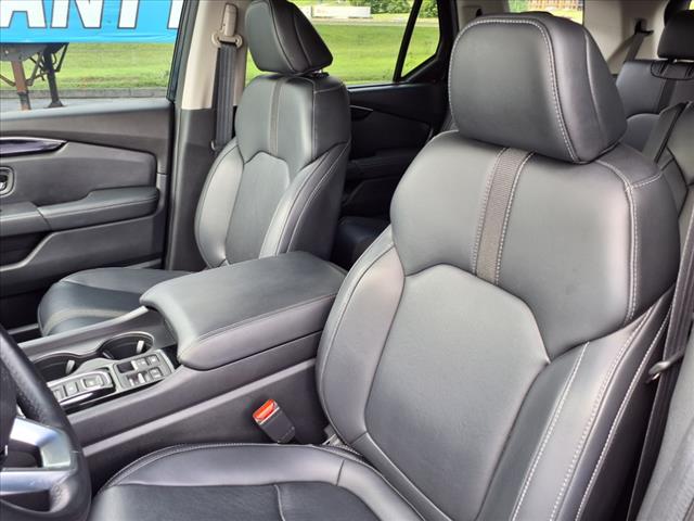 2024 Honda Pilot EX-L w/Rear Captain's Chairs
