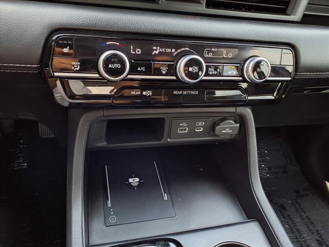 2024 Honda Pilot EX-L w/Rear Captain's Chairs