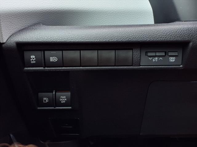 2025 Toyota Sienna XLE 8-Passenger