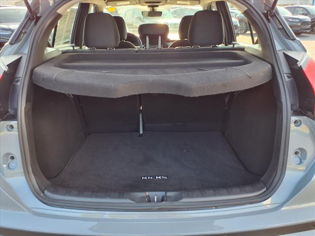 2023 Nissan Kicks SR