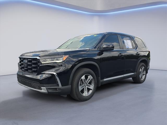 2024 Honda Pilot EX-L w/Rear Captain's Chairs