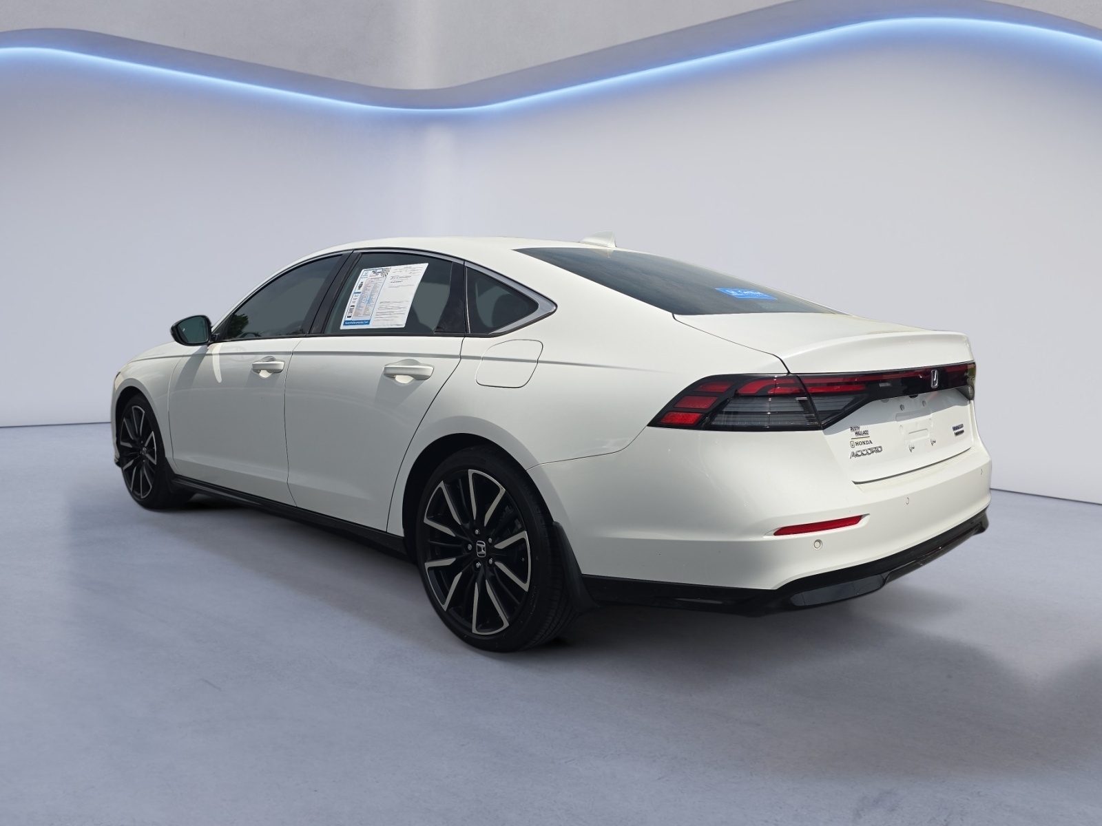 View vehicle photo 3