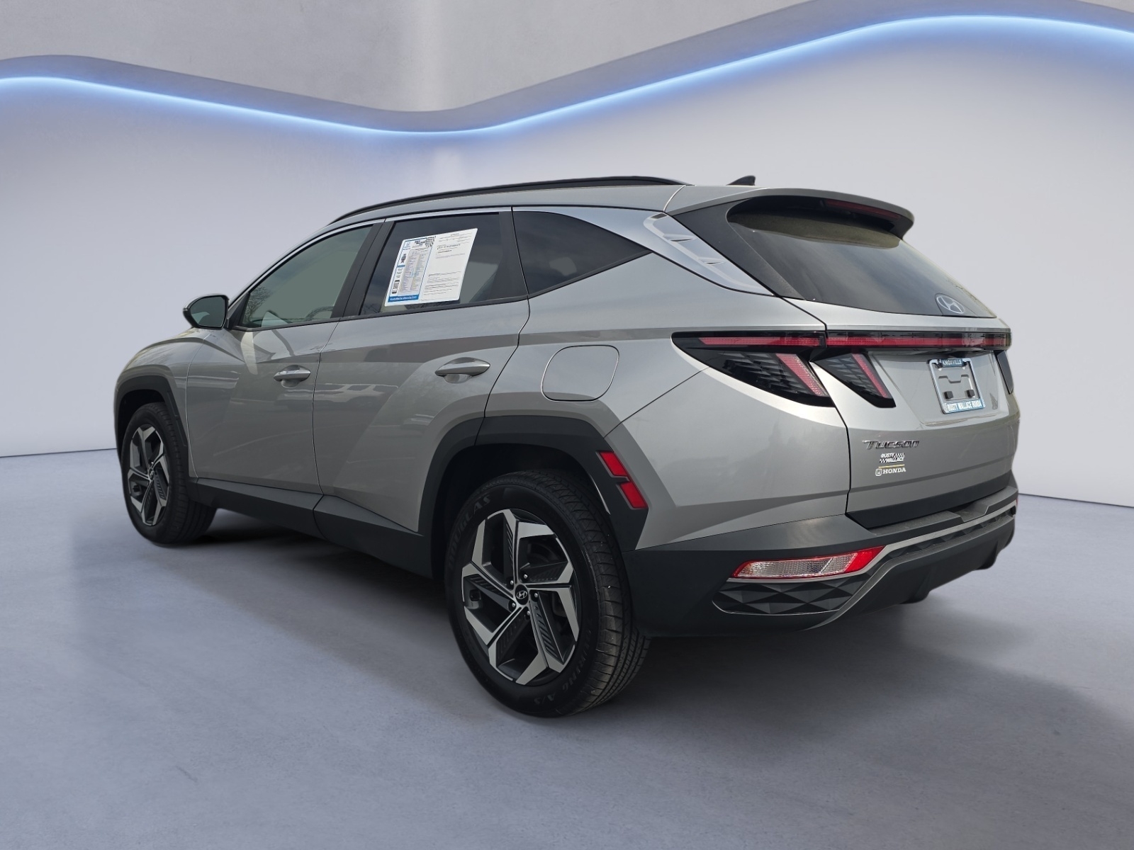 View vehicle photo 3