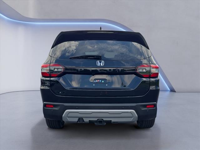 2024 Honda Pilot EX-L w/Rear Captain's Chairs