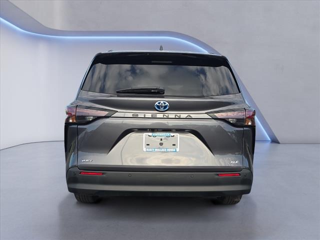 2025 Toyota Sienna XLE 8-Passenger