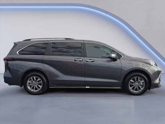2025 Toyota Sienna XLE 8-Passenger