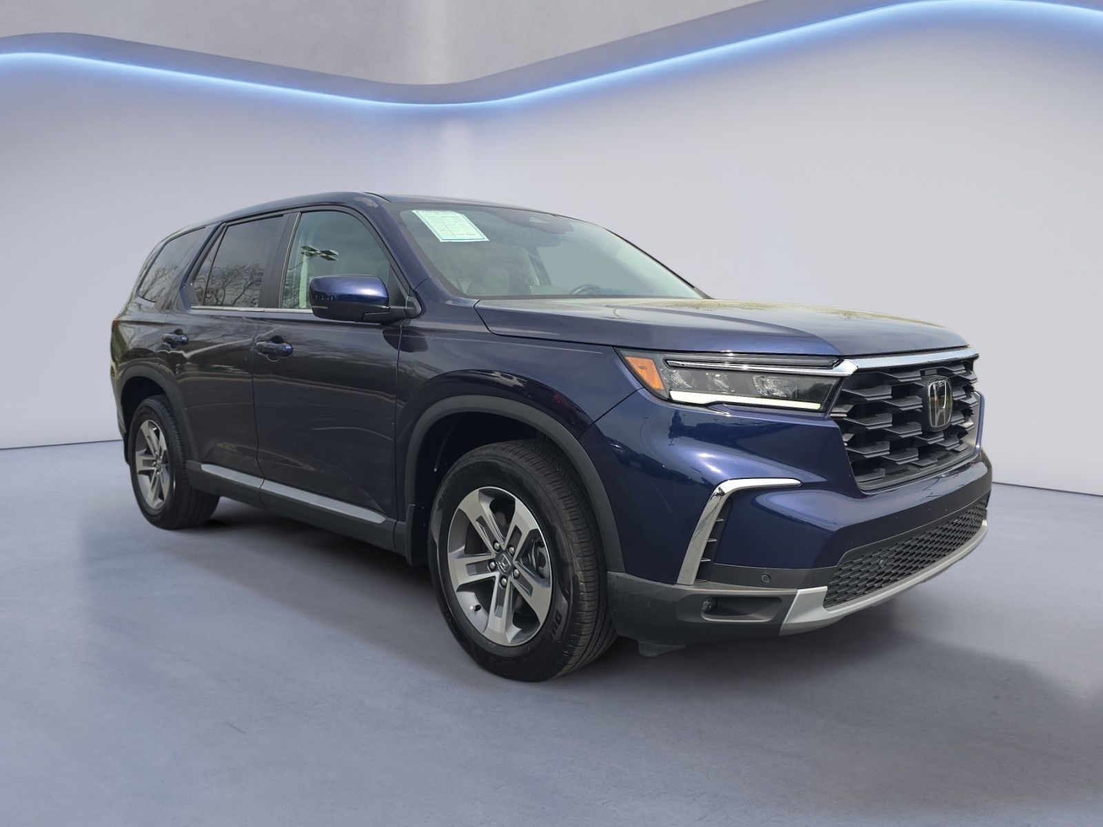 View vehicle photo 7