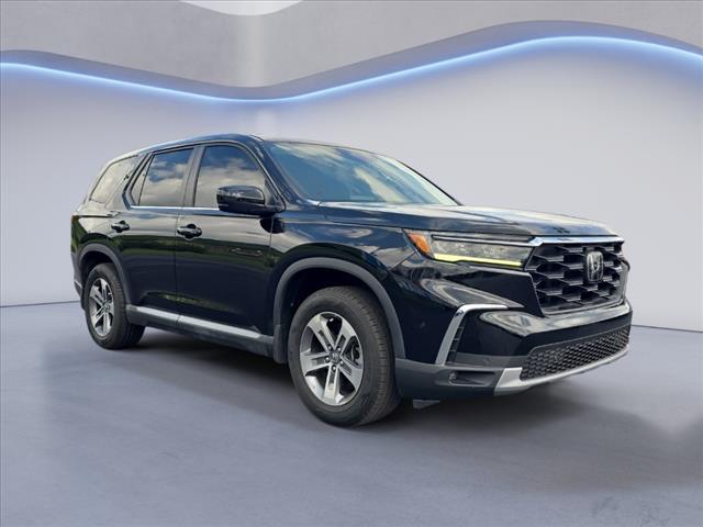 2024 Honda Pilot EX-L w/Rear Captain's Chairs