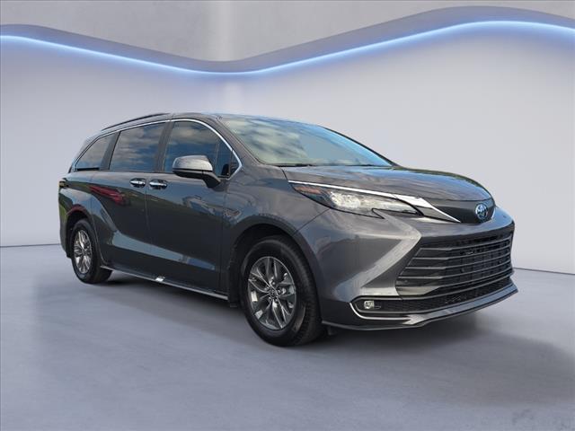 2025 Toyota Sienna XLE 8-Passenger