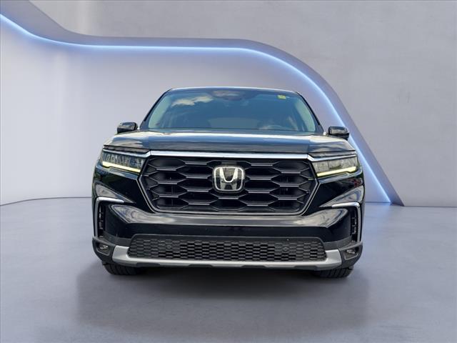 2024 Honda Pilot EX-L w/Rear Captain's Chairs