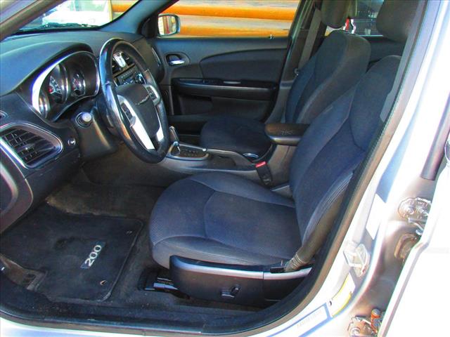 2013 Chrysler 200 Touring - Photo 10