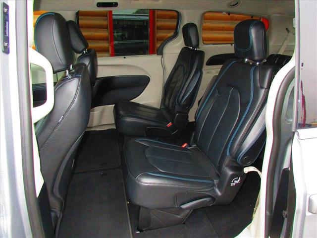 2021 Chrysler Pacifica Touring L - Photo 10