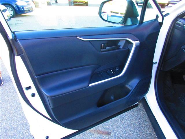 2019 Toyota RAV4 Hybrid LE - Photo 10
