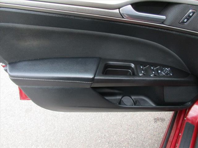 2017 Ford Fusion SE - Photo 10