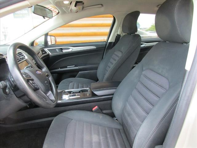 2017 Ford Fusion SE - Photo 10