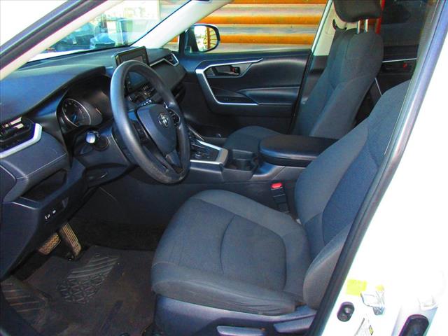 2019 Toyota RAV4 Hybrid LE - Photo 11