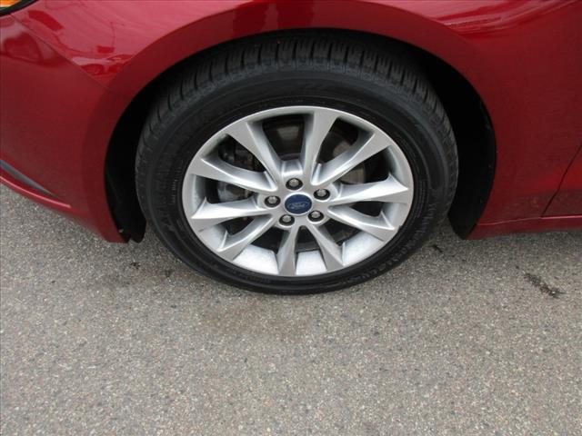 2017 Ford Fusion SE - Photo 11