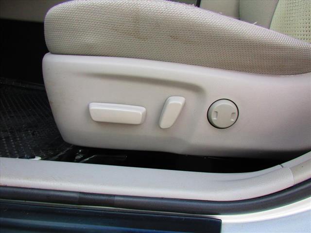 2014 Toyota Camry LE - Photo 11