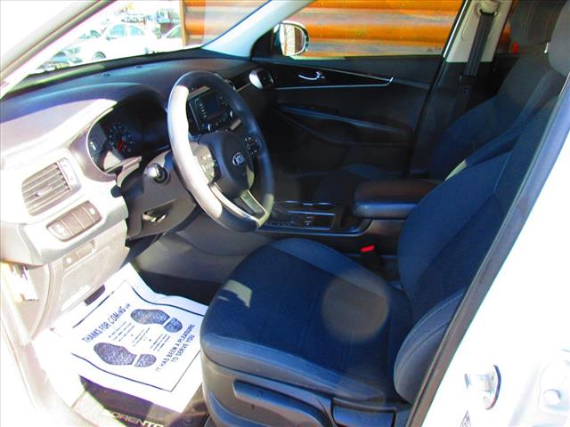 2017 Kia Sorento LX - Photo 11