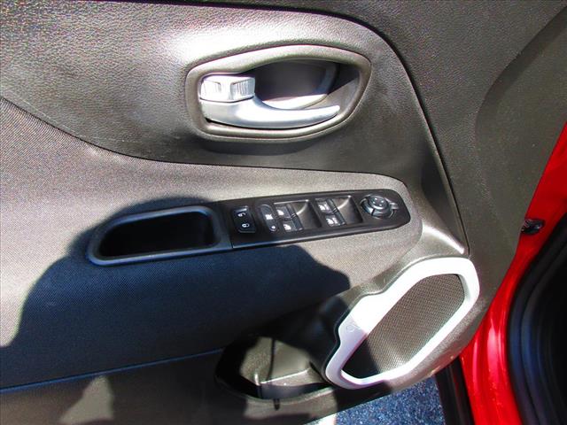 2020 Jeep Renegade Latitude - Photo 11