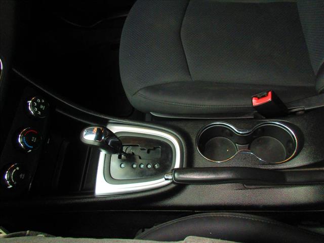 2013 Chrysler 200 LX - Photo 12