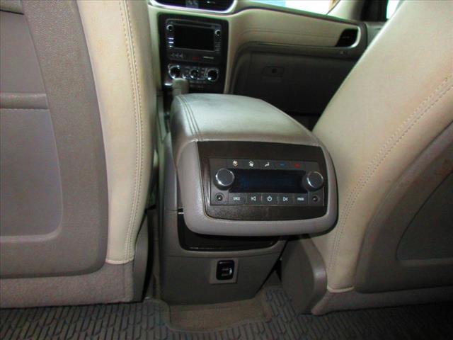 2017 Chevrolet Traverse LT - Photo 12