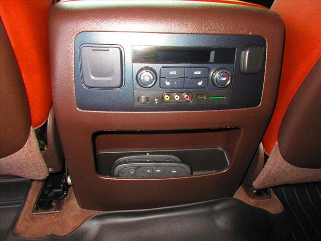 2015 Chevrolet Suburban LTZ - Photo 12