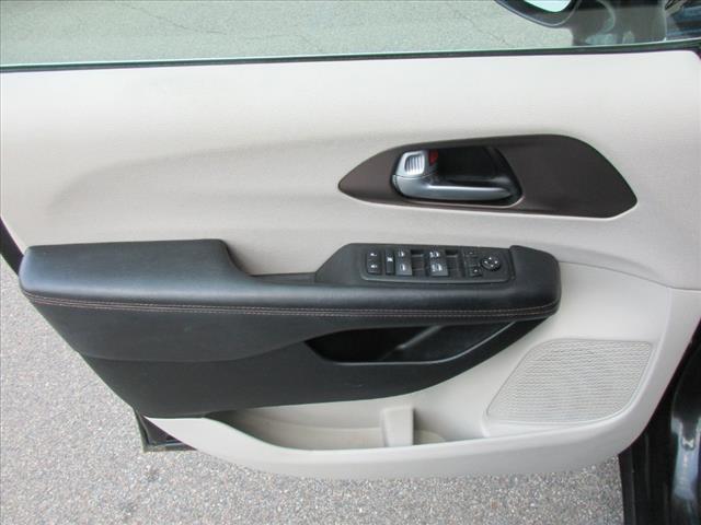 2017 Chrysler Pacifica Touring-L - Photo 12