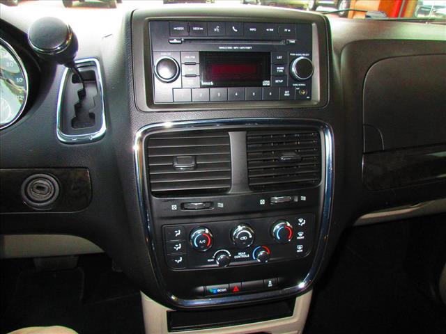 2016 Dodge Grand Caravan SE - Photo 12