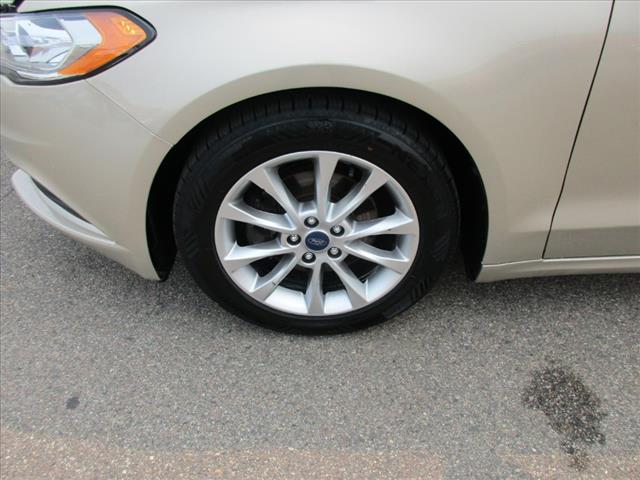 2017 Ford Fusion SE - Photo 12