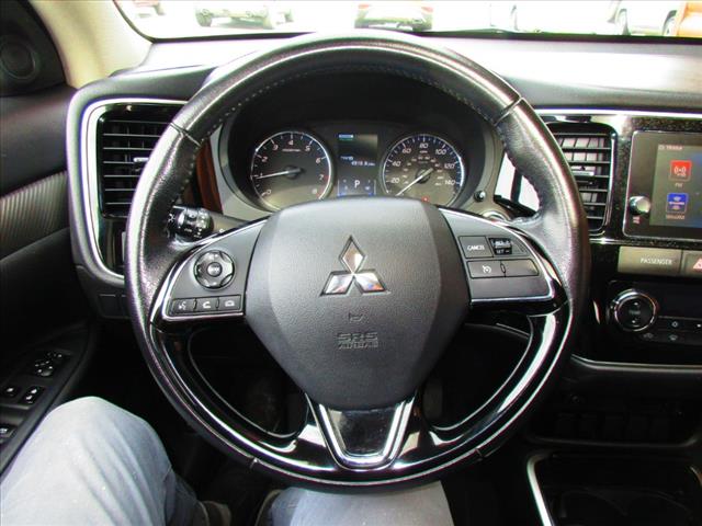 2017 Mitsubishi Outlander SE - Photo 12