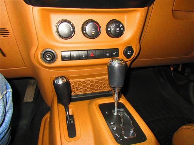 2012 Jeep Wrangler Unlimited Sahara - Photo 13