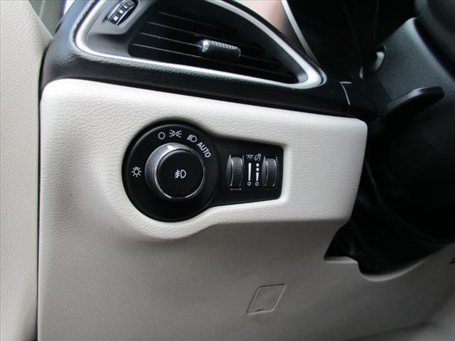 2017 Chrysler Pacifica Touring-L - Photo 13