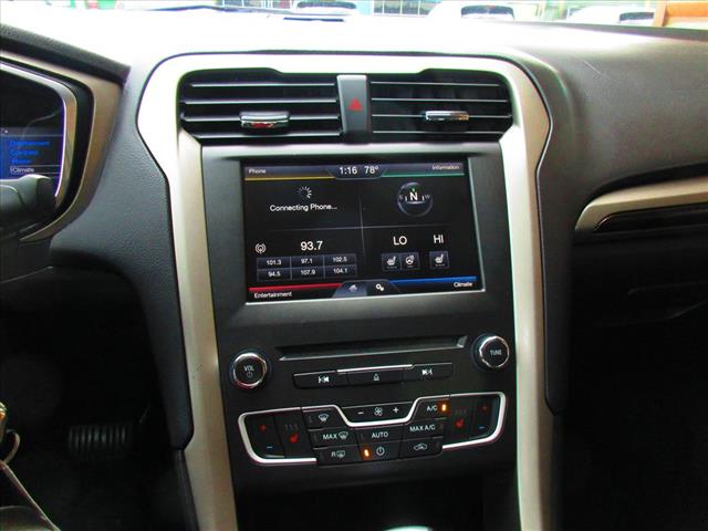 2016 Ford Fusion SE - Photo 13