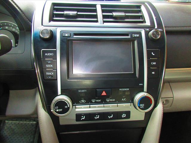 2014 Toyota Camry LE - Photo 13