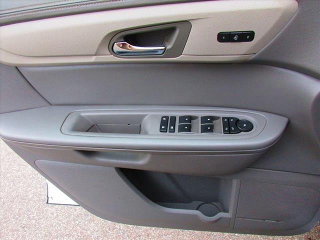 2017 Chevrolet Traverse LT - Photo 14