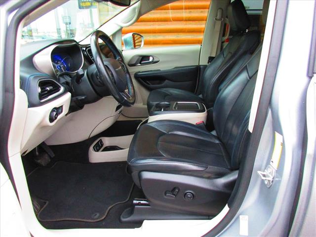 2021 Chrysler Pacifica Touring L - Photo 14